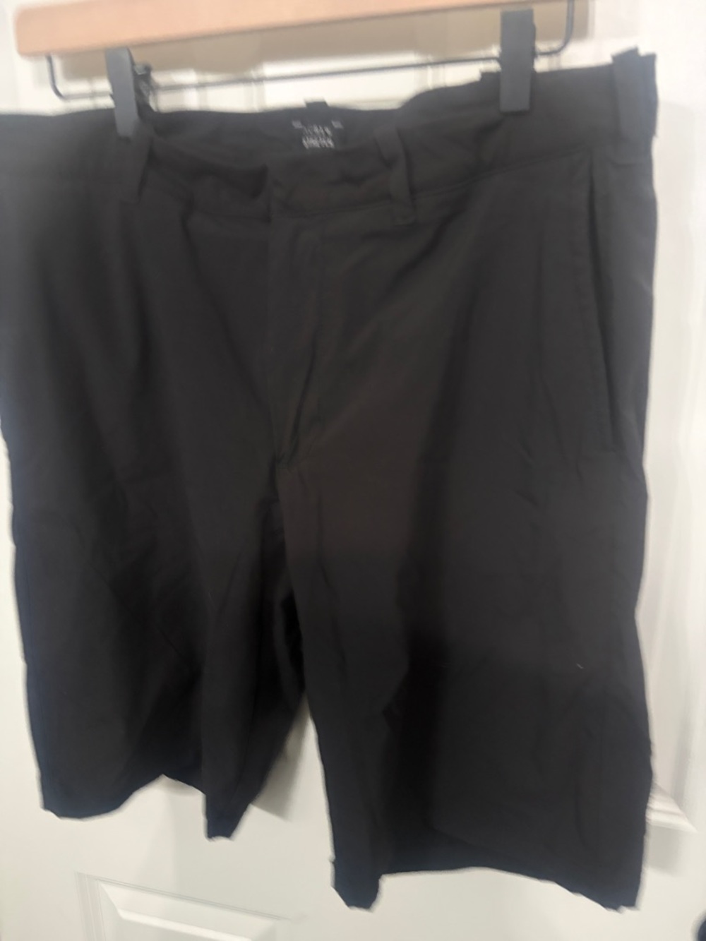 J. Crew Black Flat-Front Tech Stretch Men’s Shorts 34 waist 10.5 inch inseam - Picture 4 of 8
